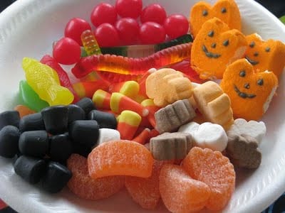 styrofoam plate with halloween candy