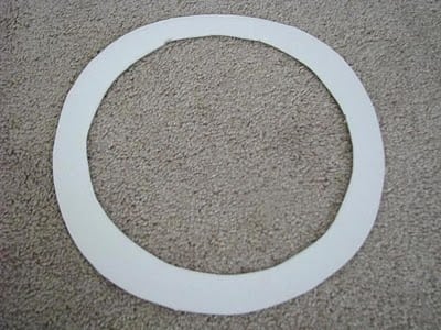 cardboard cut into a circle wreath base