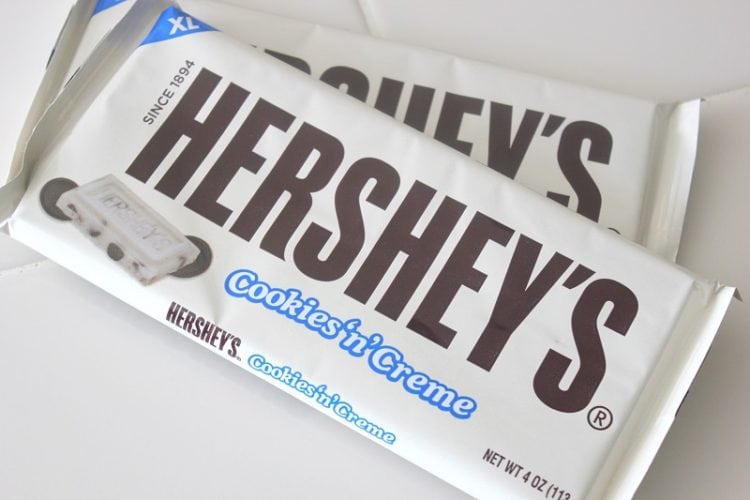 Hershey's cookies and cream candy bars