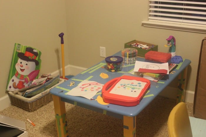 kids art table