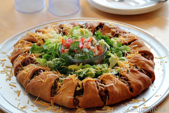 baked taco ring on pizza pan