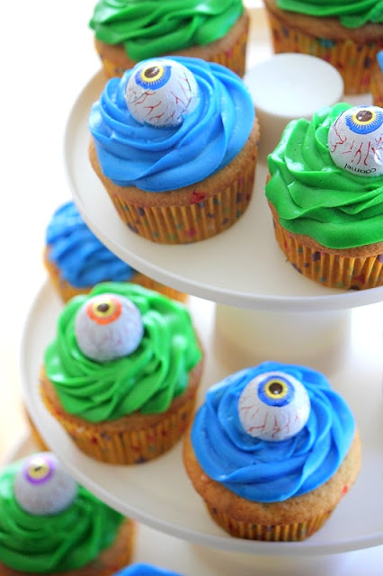 monster eye cupcakes on cupcake stand