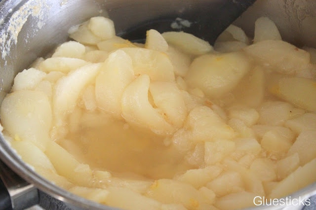 mashed pears in pot
