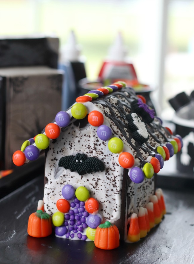 Pop Tart Haunted Gingerbread Houses (Video) - Gluesticks Blog