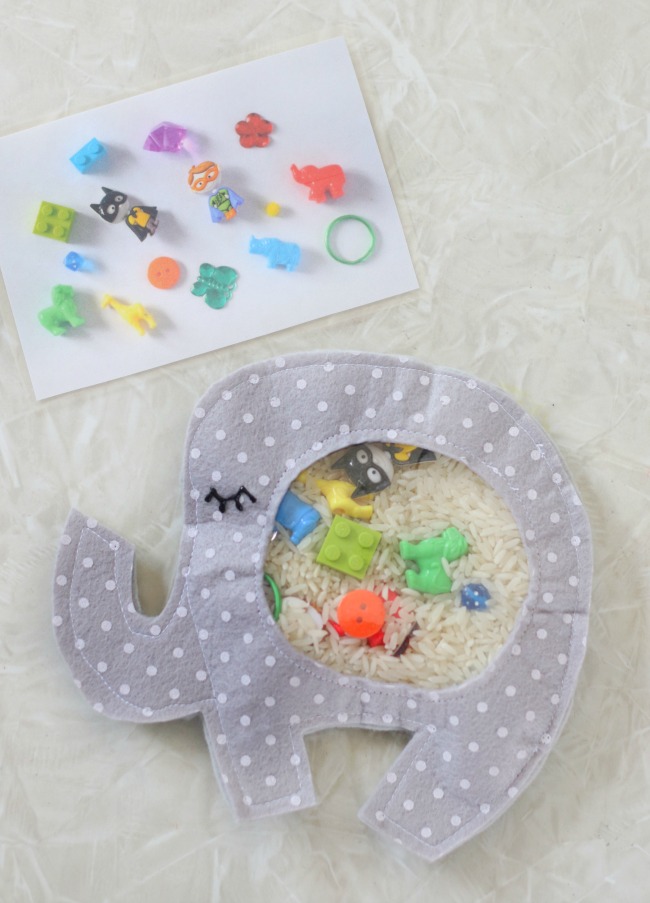 elephant i-spy bag ont able