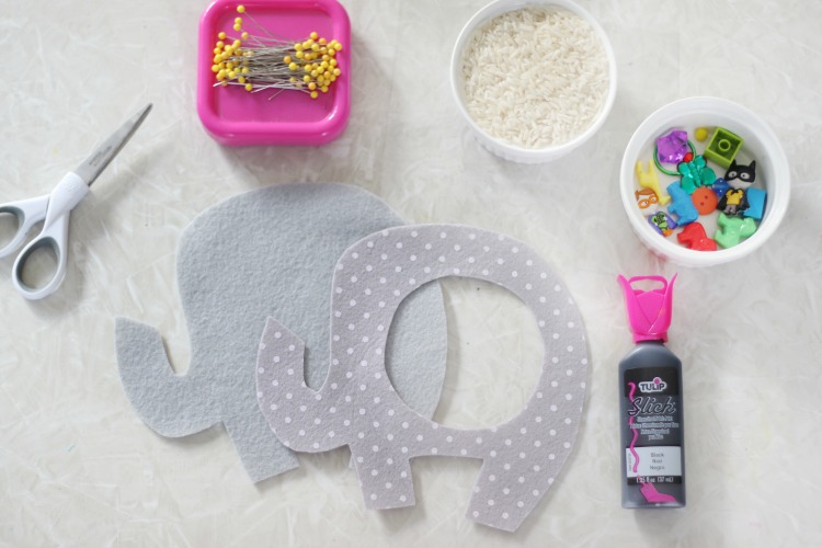 Elephant Dry Erase I-Spy Bag Tutorial (Video) - Gluesticks Blog