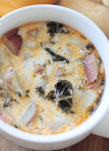 bowl of zuppa toscana soup