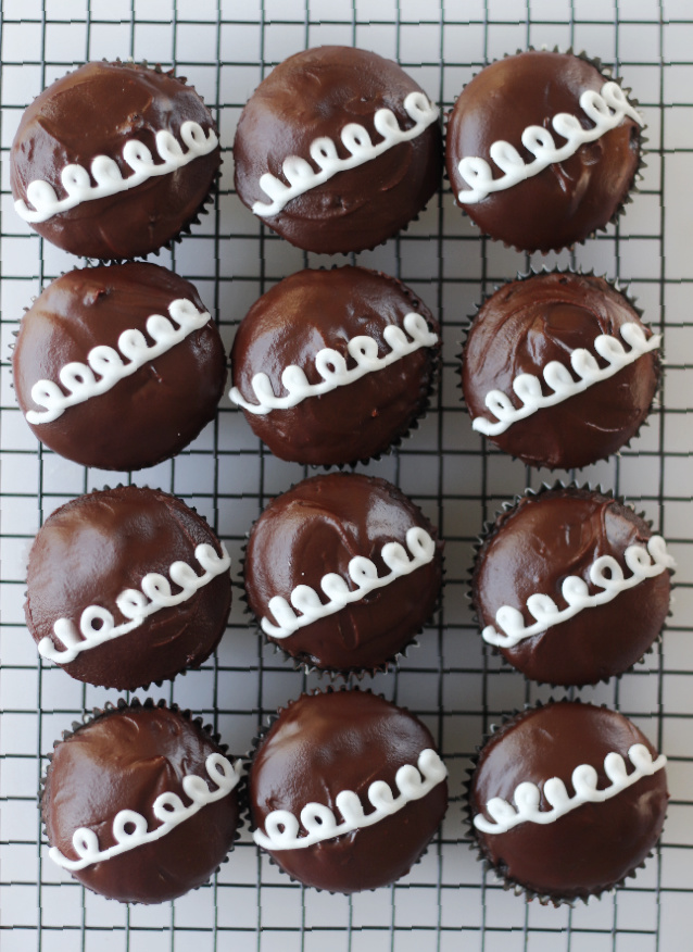 12 hostess cupcakes on cooling rack