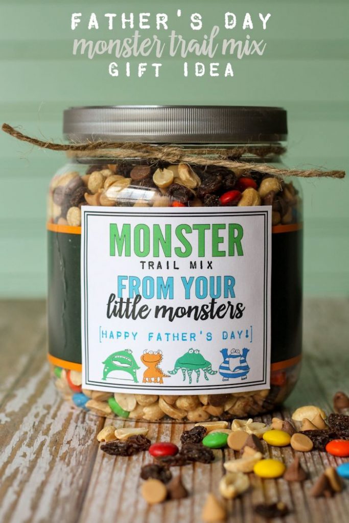 A collection of personalized gift ideas for Dad! Snack mixes, photo gifts, soda pop gift ideas, homemade BBQ sauce and more!