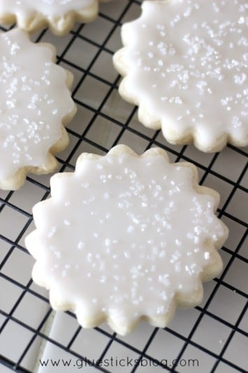 Lemon Royal Iced Cookies