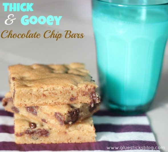 Thick and Gooey Chocolate Chip Bars