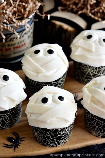 mummy cupcakes for halloween parties