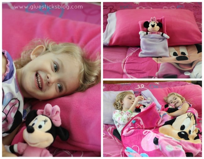 Minnie mouse sleeping bag best sale with pillow