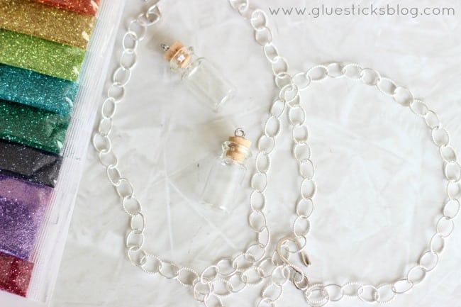 glitter necklace gluesticksblog