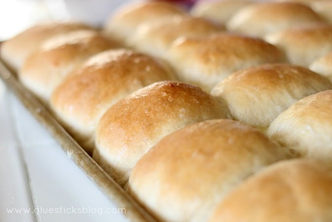 These Amish dinner rolls are absolutely perfect and a delicious addition to any dinner. The rolls are buttery, light, and fluffy!