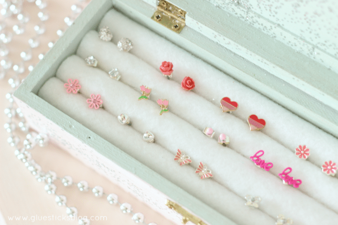 25 Creative DIY Wall Jewelry Organizers To Inspire You | Anika's DIY Life