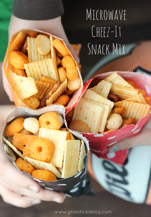 microwave cheese it garlic snack mix