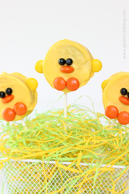 These chick oreo pops are so fun for spring! Yellow candy melts, and candy accents bring them to life!