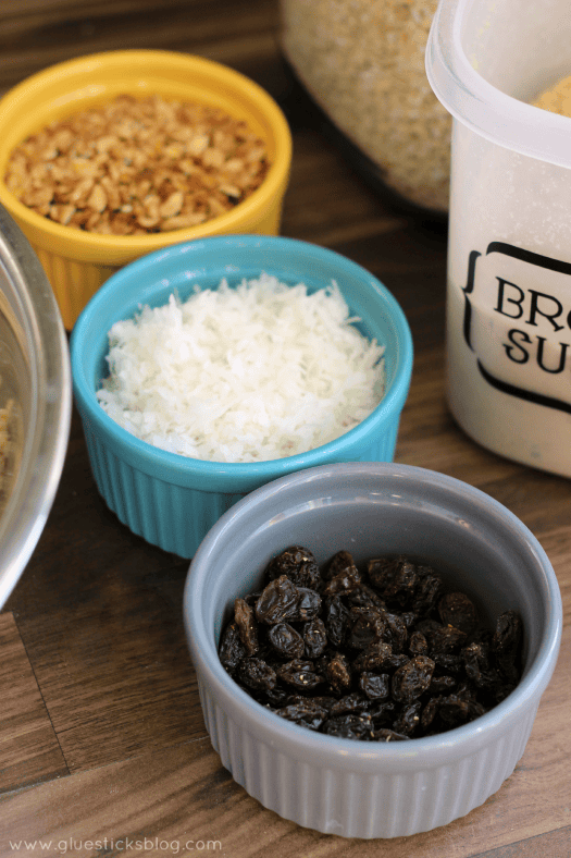 Crunchy and sweet, this coconut almond granola recipe is easy to make and one that the entire family will love! Add raisins, dates, or any other healthy add-ins for the perfect breakfast.