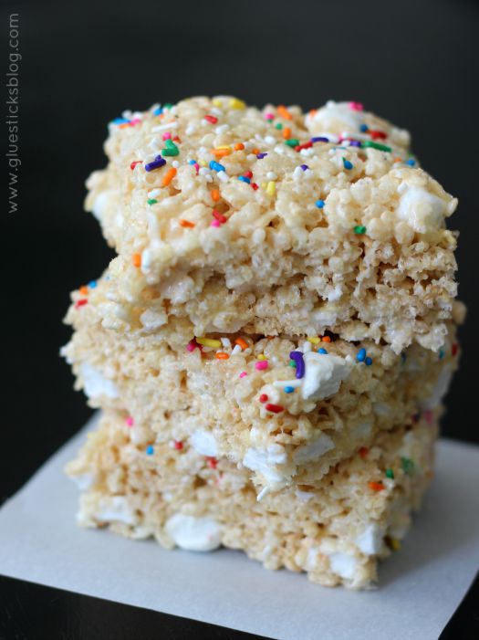 3 rice krispies treats stackes