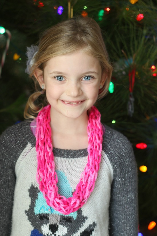 Holiday Gifts that Girls Can Make: homemade scarf