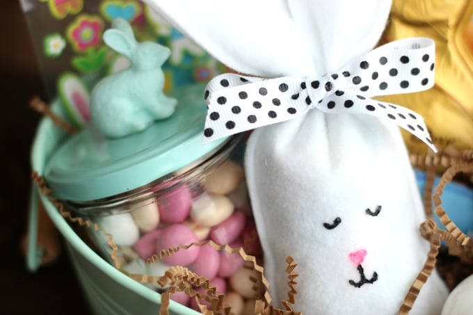 Felt Bunny Treat Bags Sewing Tutorial (Video) - Gluesticks Blog