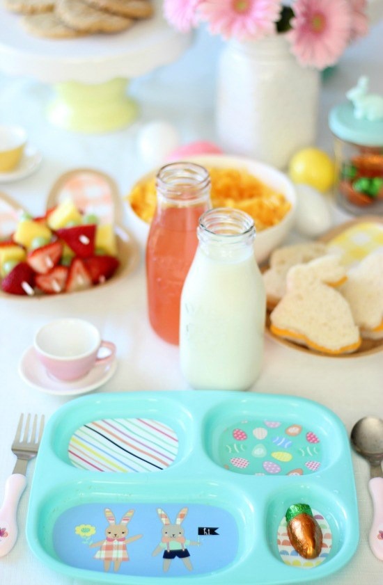 A darling Easter luncheon for kids that is as pretty as it is easy to set up! Kid-friendly foods, paper products, spring colors, and a ton of cuteness!