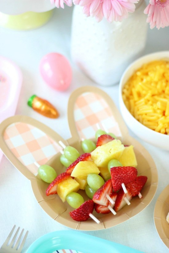 A darling Easter luncheon for kids that is as pretty as it is easy to set up! Kid-friendly foods, paper products, spring colors, and a ton of cuteness!