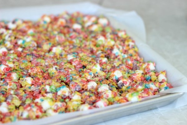 THE BEST Fruity Pebbles Treats Recipe - Gluesticks Blog