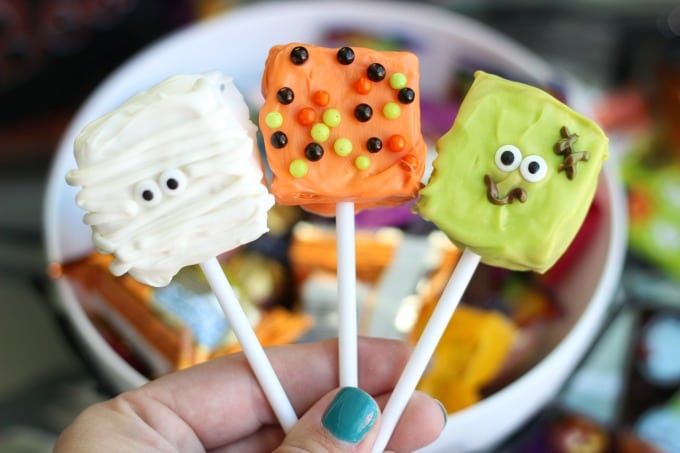 Halloween Rice Krispie Treats with M&Ms - Barefoot In The Pines