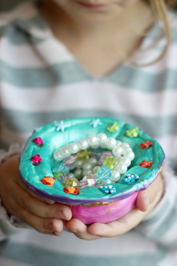 Pottery Gifts ideas Kids Can Make: jewelry dish