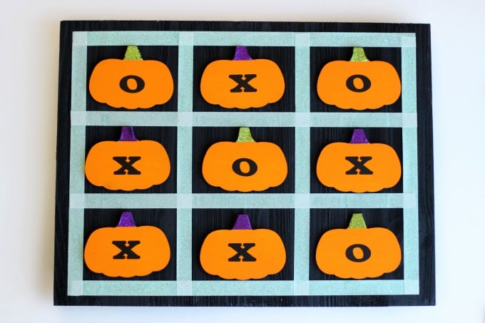 Halloween Tic-Tac-Toe craft activity guide