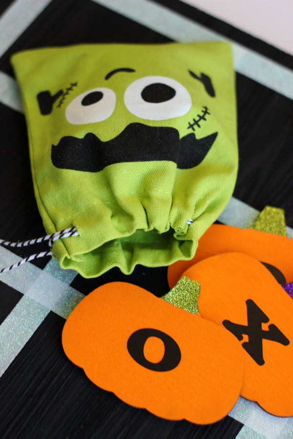 Halloween Tic-Tac-Toe craft activity guide