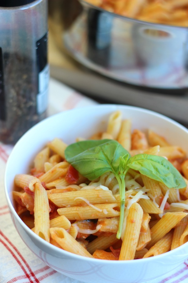 Caprese Chicken Penne Recipe - Gluesticks Blog