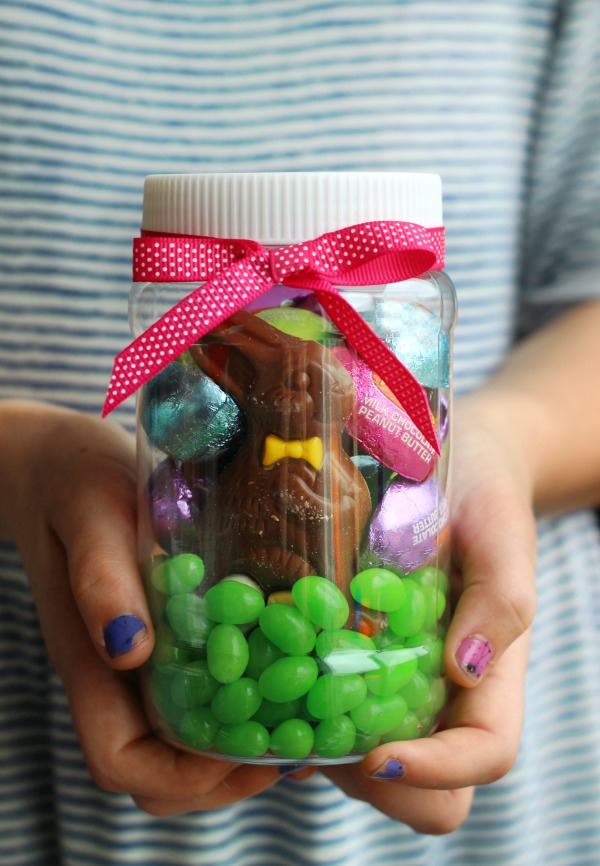 Easter in a Jar: Your favorite seasonal candies all neatly packaged in a plastic Easter mason jar. Wrapped with a bow and perfect for gift giving or spring parties!