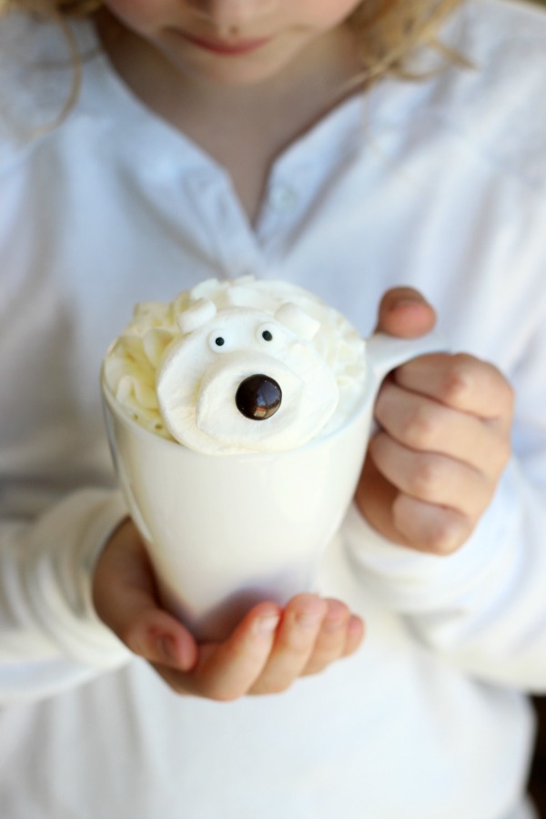 Make this white hot chocolate recipe with only 4 simple ingredients you probably already have in your kitchen! Then top it off with an adorable polar bear marshmallow for one impressive cup of hot chocolate!