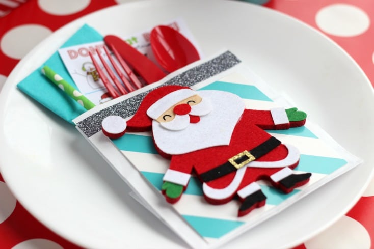 Make darling holiday place settings using paper lunch sacks! Fill with everything needed for a holiday dinner, including an activity page and a treat! 