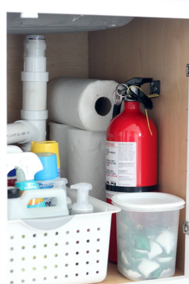 Kitchen organization can be a daunting thing to think about. Let's start with the basics. Follow these 5 steps to clean out and tidy up under your sink. Once that area is organizes you will be ready to clean and tackle the rest of the kitchen.