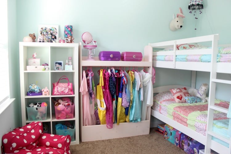 organizing a little girl's room