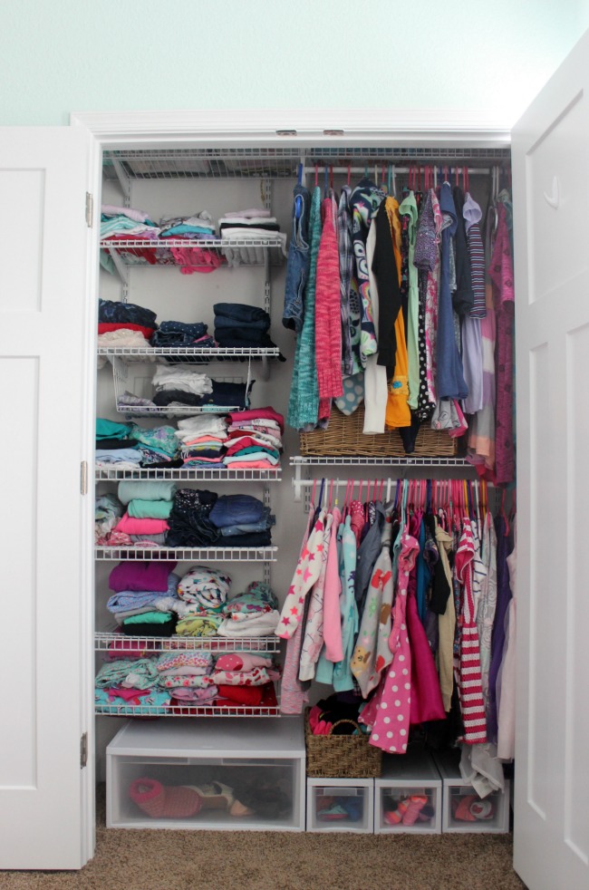 organized girls closet