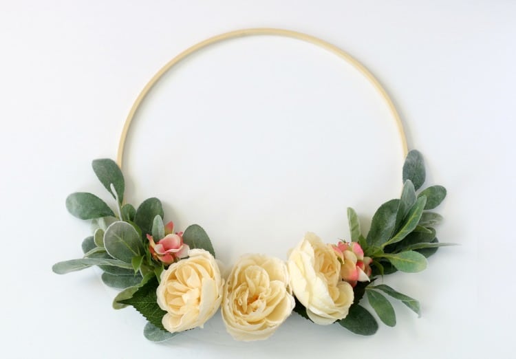 This easy to follow hoop wreath tutorial will guide you step by step, and in 15 minutes you will have your own floral springtime wreath!