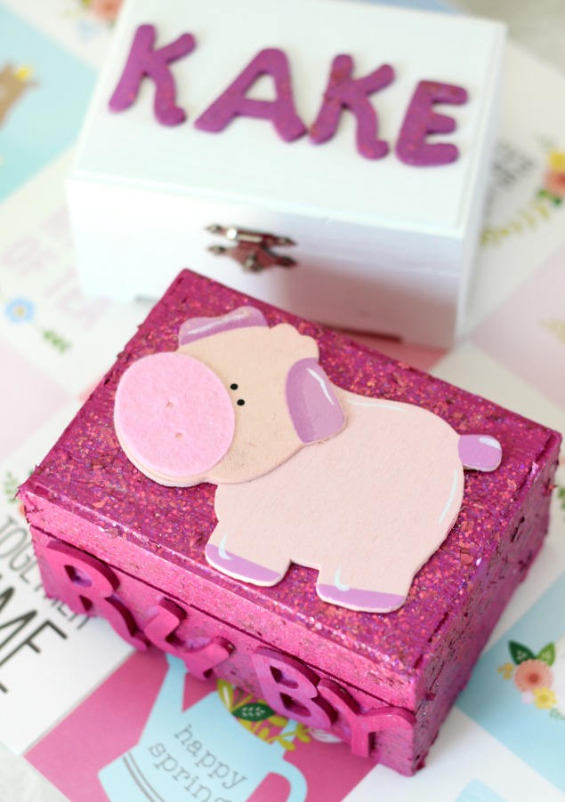 This darling DIY jewelry box is just the right size to organize earrings and rings. These $1.99 boxes are fun to paint and customize and are great for kids! Roll felt around crayons and place them close together to create the spaces for jewelry