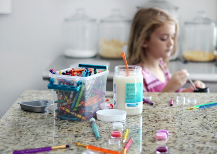 This colorful crayon lip gloss is made from coconut oil and crayons. That's it! Such a simple activity for kids to make. You can add scents if you'd like and make them any color of the rainbow depending on what color of crayon you choose!