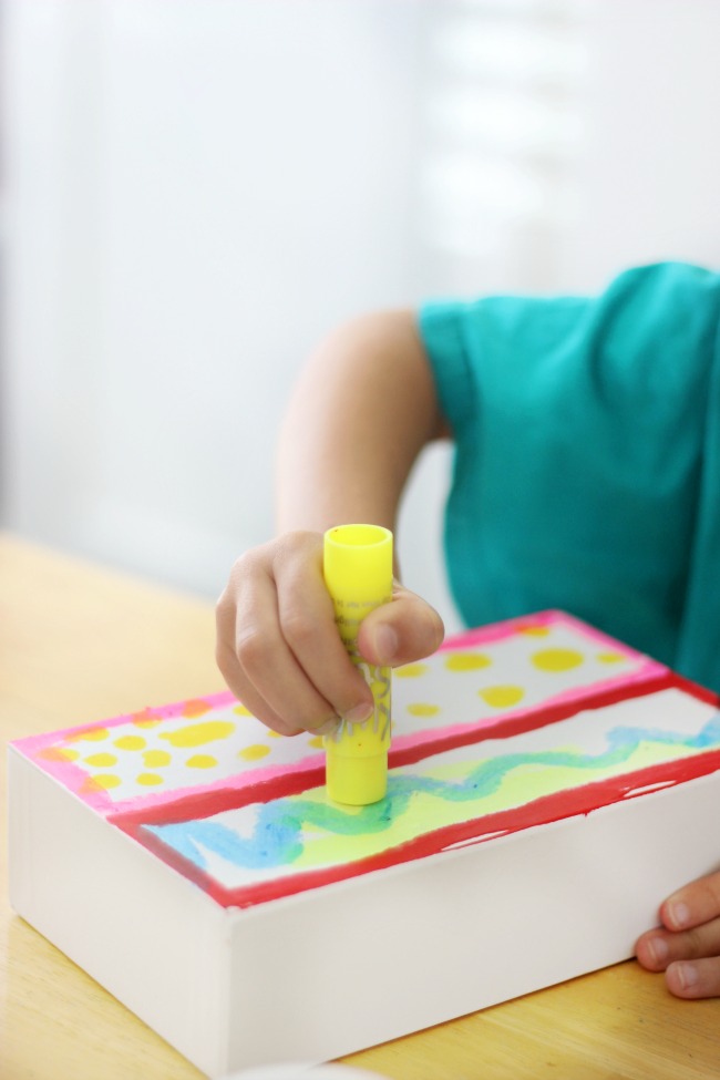 A darling craft pencil box that can be decorated! Great for back to school prep, birthday parties, or using as a gift box!