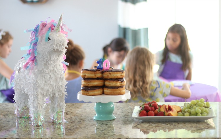 This painting party for kids is such a fun activity! Everyone gets to go home with a one-of-a-kind party favor---a painting for their bedroom!