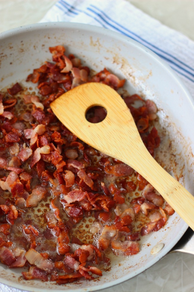 This classic BLT pasta salad combines crispy bacon, locally grown produce, and bow tie pasta. Tossed in a creamy ranch dressing, it's sure to be a hit at any gathering!