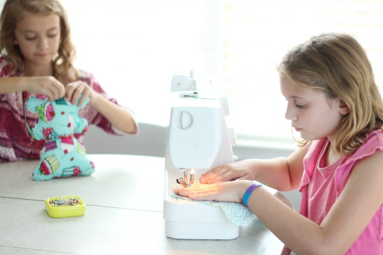 A quick and easy teddy bear pattern in two sizes! A great sewing project to make with kids, and perfect for Operation Christmas Child shoe boxes, too!  