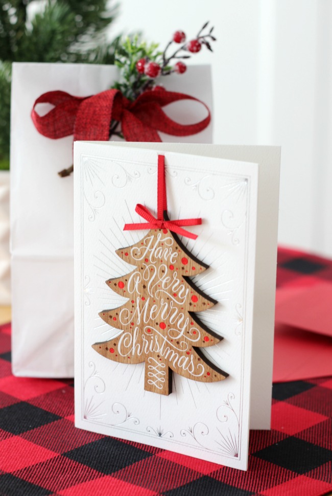 Creative and easy ways to package holiday treats this year! Think outside the paper plate and see how easy it is to add a bit of holiday flare.