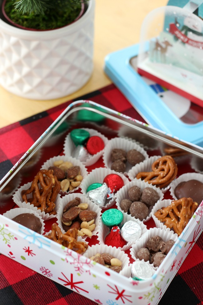 Creative and easy ways to package holiday treats this year! Think outside the paper plate and see how easy it is to add a bit of holiday flare.