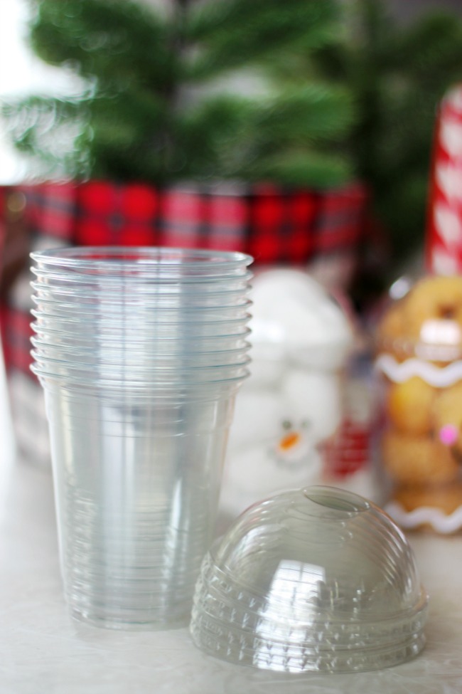 Fill these to-go cups with mini donuts and decorate the front for the most darling holiday party treat cups around! Great for class parties!